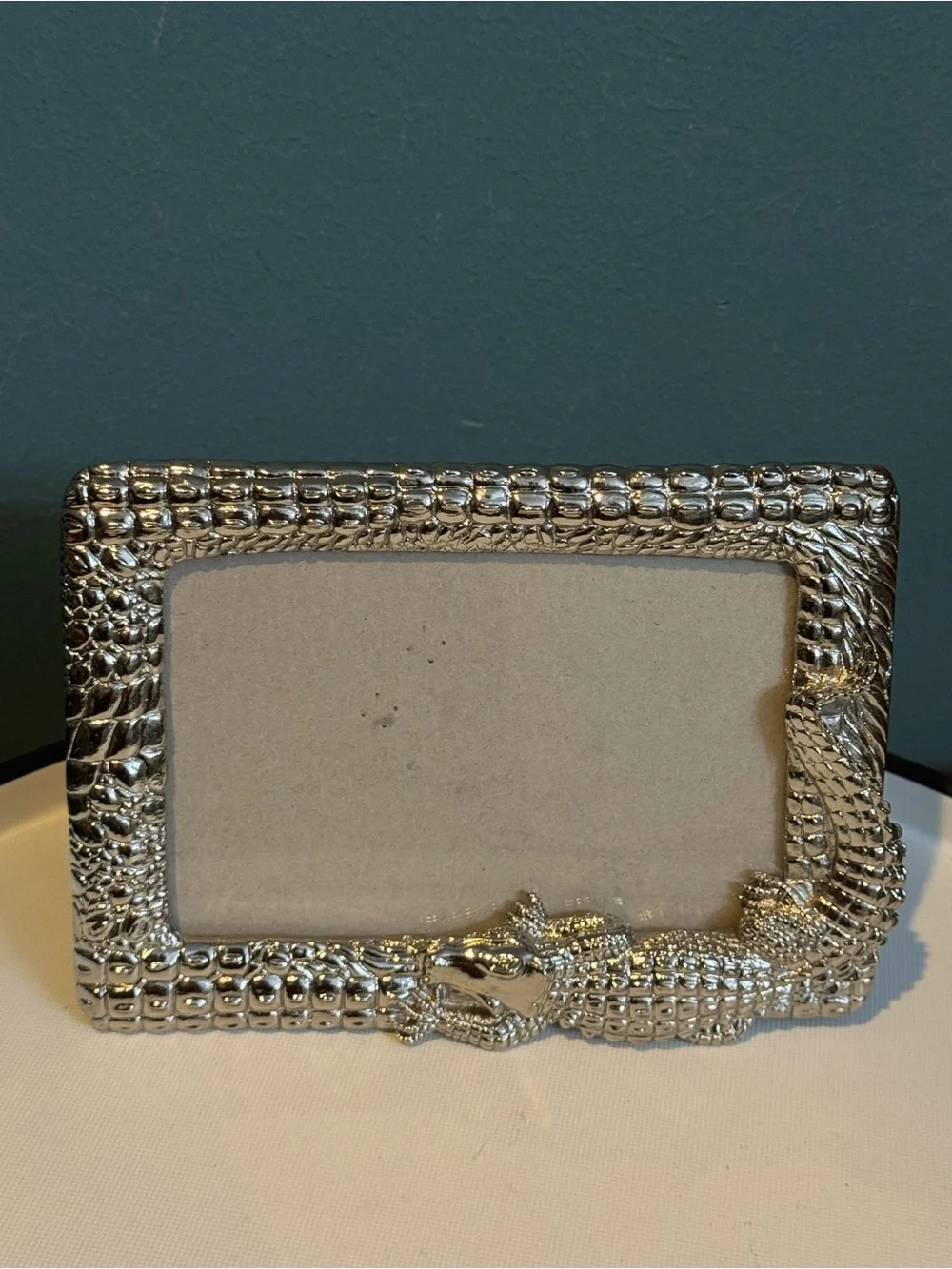 ARTHUR COURT RETIRED ALLIGATOR PICTURE FRAME 4X6 PICTURE OUTSIDE 5.25X7.25